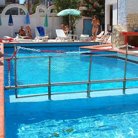 ゲストハウス Fortin クシャダス